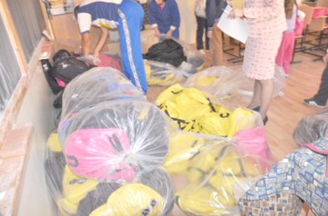 Primăria oferă elevilor rechizite la început de an şcolar