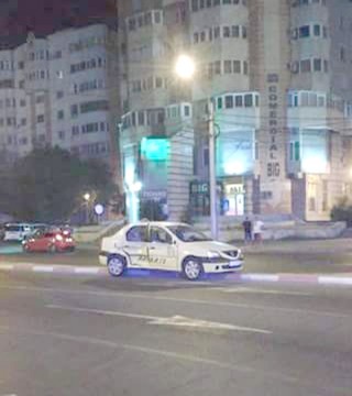 Accident rutier la Cora Brătianu! Taximetru, lovit în sensul giratoriu
