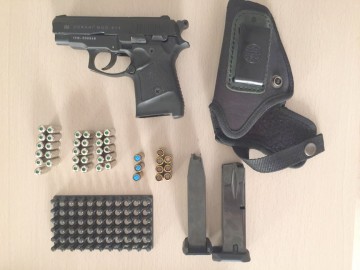 Armă şi 41 de cartuşe, confiscate de poliţiştii constănţeni