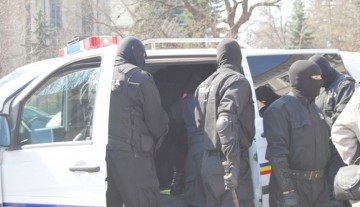 Cercetat pentru trafic de migranţi în Germania, prins la Constanţa