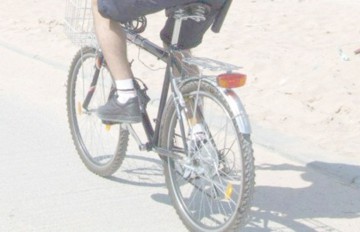 Biciclist, lovit de o maşină în Valu lui Traian