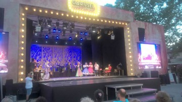 Lucian Iancu a adus la Constanţa spectacolul „Mamaia în costum de baie“