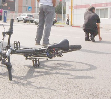 Biciclist acroşat de o maşină, la Eforie Nord
