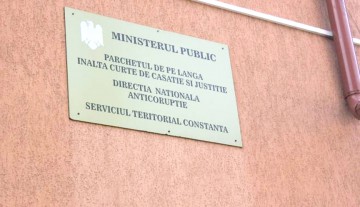 Trimişi în judecată pentru obţinerea de fonduri europene în baza unor falsuri