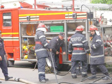 Incendiu lângă o fostă fabrică din Ovidiu