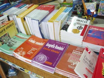 Manuale gratuite pentru elevii de a XI-a şi a XII-a