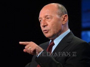 Băsescu: Nu-i apăr pe corupţi. SRI, DNA dar şi ICCJ au decis că poporul vrea spectacol…
