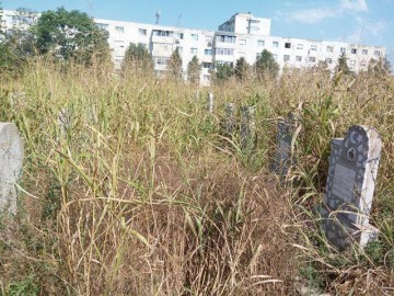 DEZASTRU în cimitirul turcesc din zona Gării