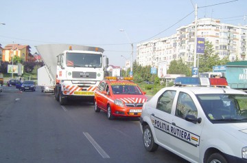 Transport agabaritic pe străzile din sudul litoralului! Se întrerupe circulaţia