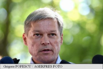 Cioloş îi îndeamnă pe români să nu fie doar „consumatori de victorii” şi să îi susţină pe Ponor şi Drăgulescu