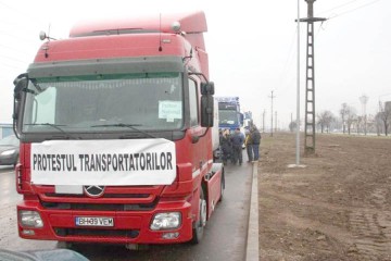 Protest la Sediul Guvernului şi al ASF