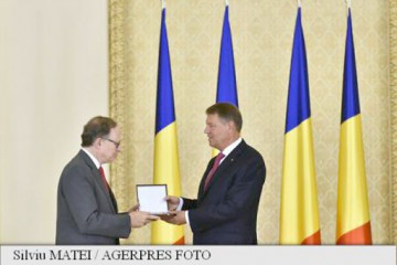 Secretarul general adjunct al NATO - decorat la Cotroceni