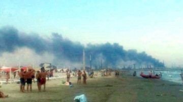 Incendiul de la Petromidia: bărbatul care a suferit arsuri grave A MURIT, alte 5 persoane sunt rănite