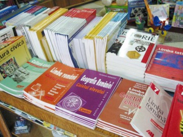 Manuale noi pe băncile elevilor