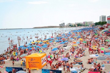Sezonul estival 2016 a adus cu 12% mai mulţi turişti pe litoral