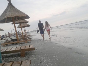 Încă o agenţie de turism şi-a lăsat clienţii cu ochii în soare!