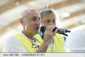 Patinoarul construit de Ţiriac se deschide în octombrie