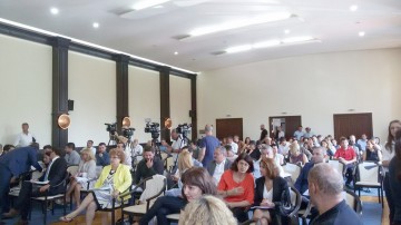 Proiect dus pe „apa sâmbetei”! Consilierii PNL nu vor noi locuinţe sociale
