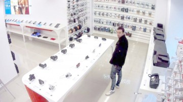 Individul care a furat din magazinul eMAG, menţinut la „răcoare”