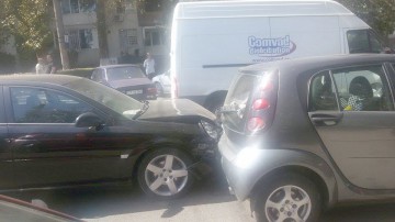Accident rutier pe Şoseaua Mangaliei: 4 maşini implicate