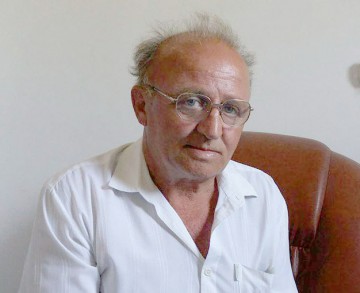 Concediat de la Primăria Hârşova, un bărbat susţine că primarul a plănuit tot, în aşa fel încât să nu ia şomaj
