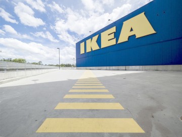 Ikea începe să îşi concentreze afacerea în online