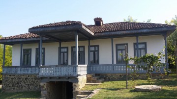 La Dervent, o casă a fost strămutată „bucată cu bucată” – primul pas către primul muzeu al satului dobrogean