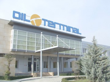 Statul român se faultează singur în cazul companiei sale, Oil Terminal