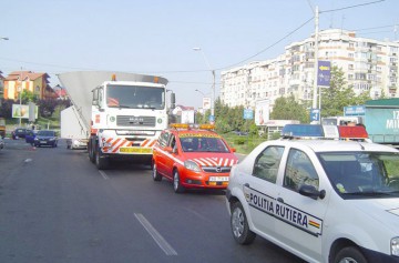 Un nou transport agabaritic pe străzile Constanţei
