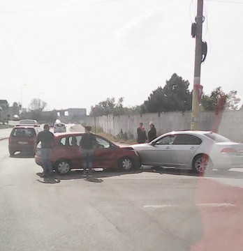 Două accidente în doar câteva ore! Şoferii nu acordă prioritate