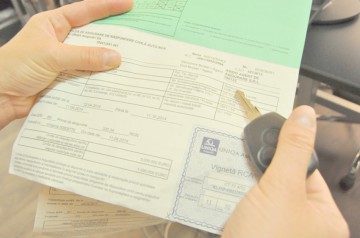 Preţul fix la RCA loveşte în brokeri