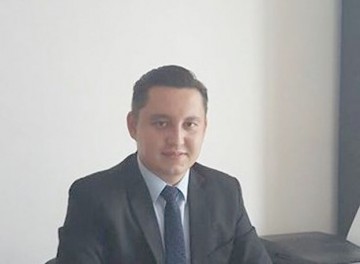 Ersun Anefi se pregăteşte pentru Parlament. Elvis Ismail îi va lua locul la Prefectură