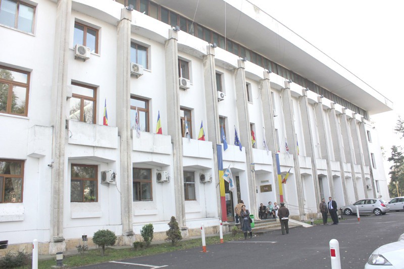 Primăria Constanţa face angajări într-o veselie! Primăria Constanţa face angajări într-o veselie!