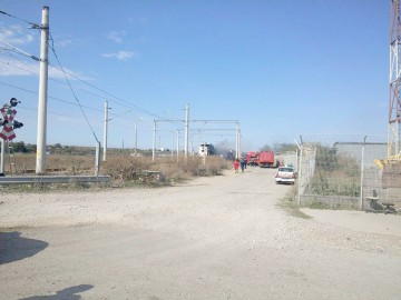 Locomotiva unui tren încărcat cu cereale a luat foc