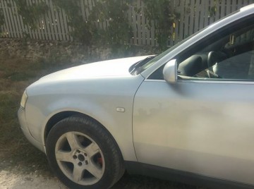 O femeie din Constanța susține că un individ care s-a dat drept client i-a FURAT mașina
