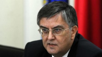 Mircea Dumitru, ministrul Educaţiei, acuzat că a colaborat cu Securitatea. Mircea Dumitru neagă