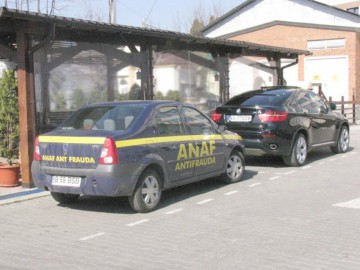 Produse confiscate de la afacerişti, vândute online de ANAF
