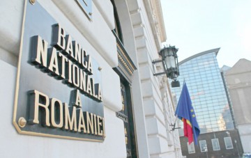 BNR: Conversia creditelor în valută la cursul istoric discriminează debitorii în lei
