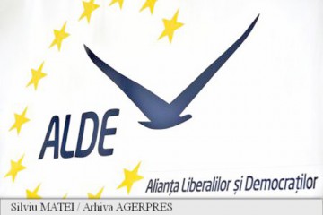 ALDE şi M10 s-au întâlnit, dar n-au semnat nici un acord