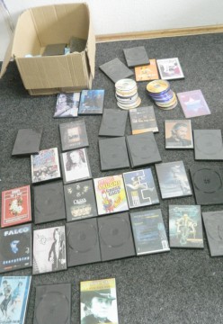 Peste 150 de DVD-uri contrafăcute, confiscate de jandarmi