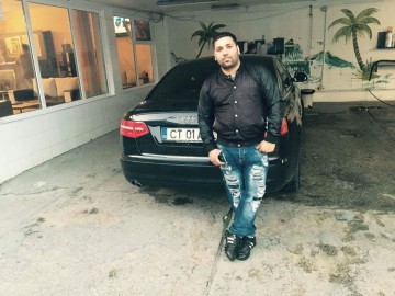 Ei sunt indivizii care au ieşit cu macetele în stradă, la Constanţa: se laudă că-s plini de bani! VIDEO