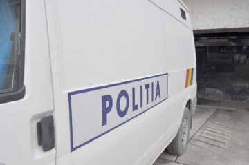 Minor care a spart mai multe maşini la Constanţa, arestat