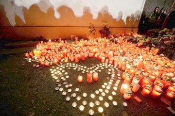 Constanţa va comemora 1 an de la tragedia de la Colectiv