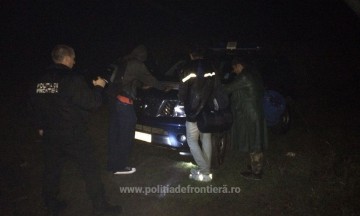 Bătăile inimii i-au dat de gol! Trei afgani au vrut să intre ilegal în țară, pe la Ostrov!