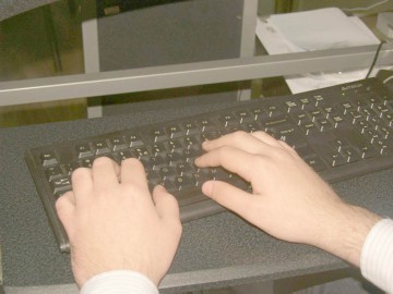 Statul vrea să controleze comerţul online!