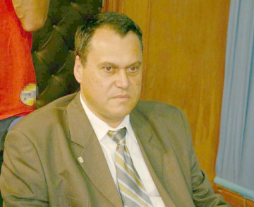 Prefectul Nicolaescu, acuzat de PMP că susține un 