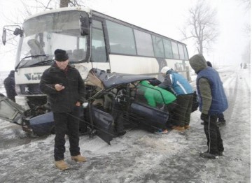Familia unui poliţist din Hârşova, MORT în accident rutier, riscă să fie aruncată în stradă!