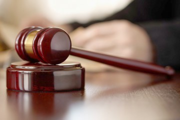 Condamnată pentru săvârşirea infracţiunii de lipsire de libertate
