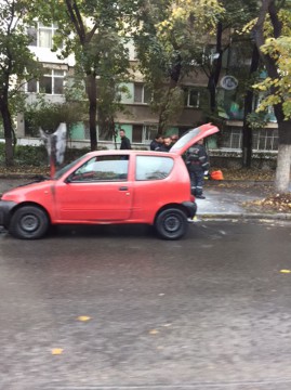 Două autoturisme au luat foc pe străzile din Constanța