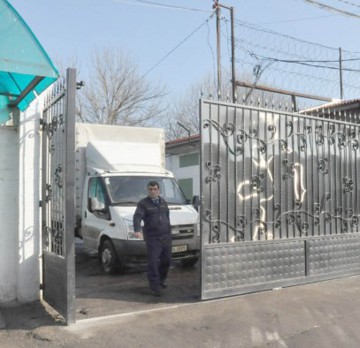 Traficant de droguri, „săltat” şi introdus în penitenciar